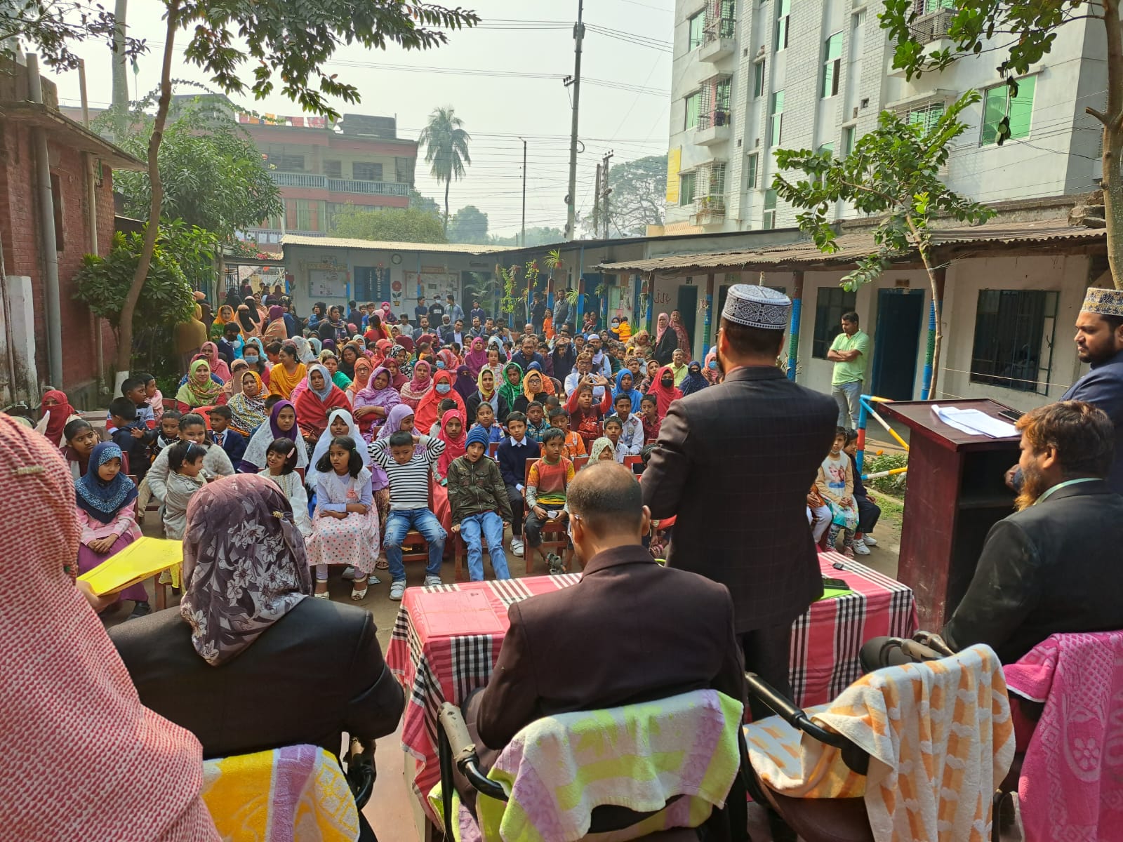 ফল প্রকাশ অনুষ্ঠানে অভিভাবক ওশিক্ষার্থীগন